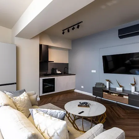 Апартаменти Floreasca 77 2 4*