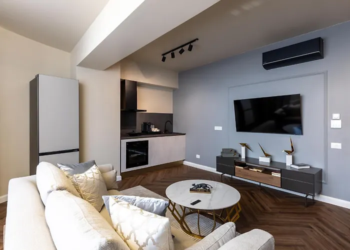 Апартаменти Floreasca 77 2 4*